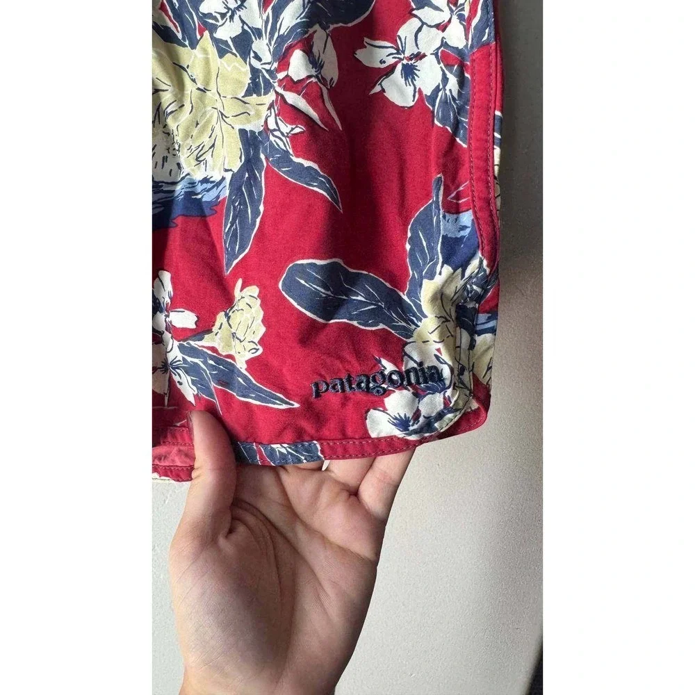 Patagonia Red Hawaiian Tropical Swim Trunks Board Shorts 32 Resortwear Beach